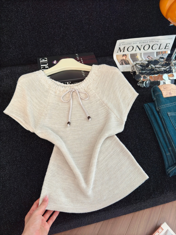 1786333103657_ZxCvFL.jpg Women's Retro Knit Top with Tie Neck Detail Short Sleeve Pullover