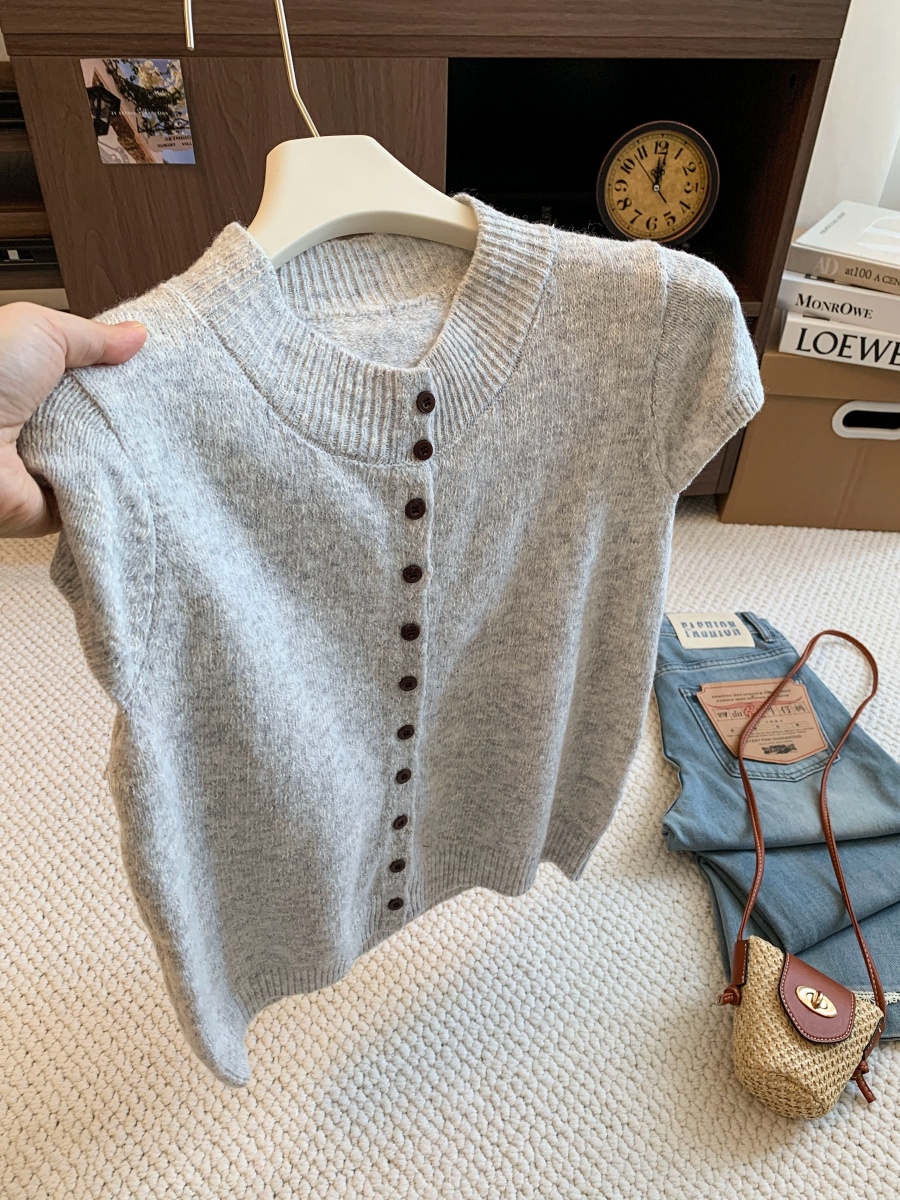 1787464244436_mfdcxa.jpg Old Money Half-Turtleneck Speckled Petal-Sleeve Buttoned Knit Cardigan Women 2026 Early Autumn New Slim Short Top